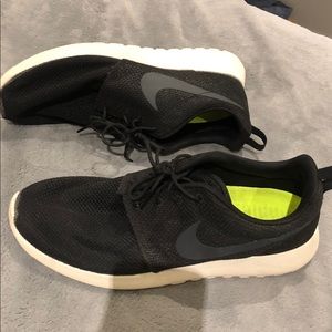 Nike Roshe shoes, black size 12.5